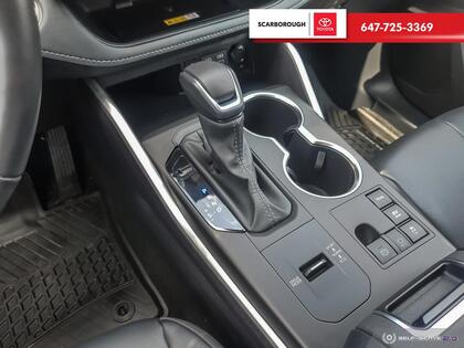 used 2025 Toyota Highlander car, priced at $62,995