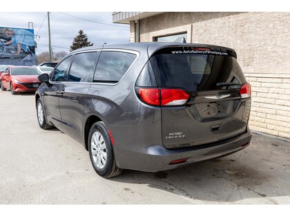 used 2017 Chrysler Pacifica car, priced at $25,988
