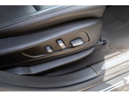 used 2022 Cadillac XT5 car, priced at $31,988