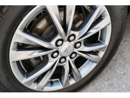 used 2022 Cadillac XT5 car, priced at $31,988