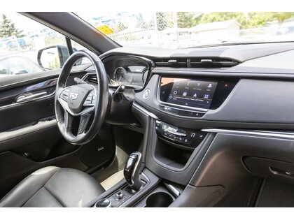 used 2022 Cadillac XT5 car, priced at $31,988