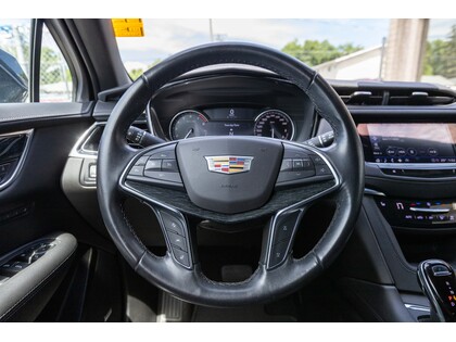 used 2022 Cadillac XT5 car, priced at $31,988