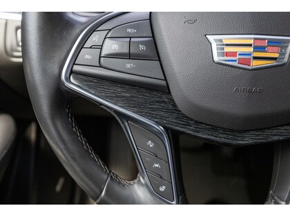 used 2022 Cadillac XT5 car, priced at $31,988