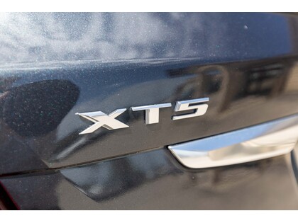 used 2022 Cadillac XT5 car, priced at $31,988