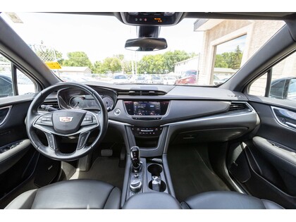 used 2022 Cadillac XT5 car, priced at $31,988