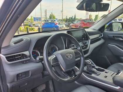 used 2020 Toyota Highlander car, priced at $34,995