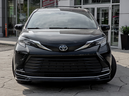 used 2023 Toyota Sienna car, priced at $56,995