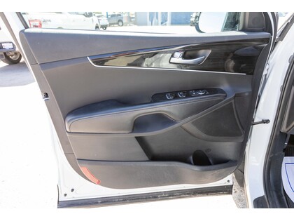 used 2019 Kia Sorento car, priced at $22,988