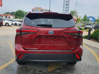 used 2023 Toyota Highlander car, priced at $54,995