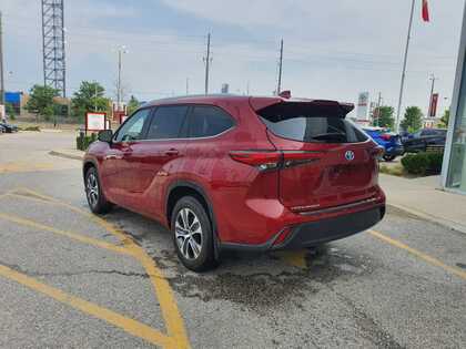 used 2023 Toyota Highlander car, priced at $54,995