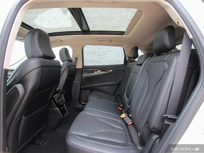 used 2022 Lincoln Nautilus car, priced at $39,050