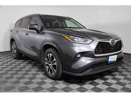 used 2021 Toyota Highlander car, priced at $35,998
