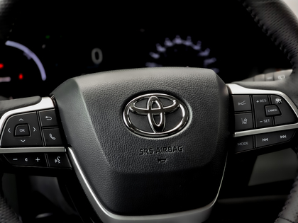used 2025 Toyota Sienna car, priced at $64,995