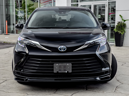 used 2025 Toyota Sienna car, priced at $64,995