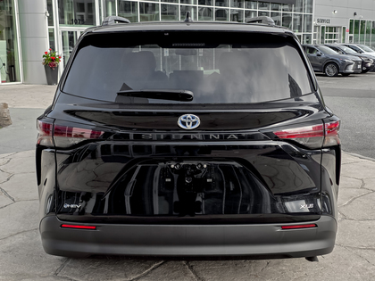 used 2025 Toyota Sienna car, priced at $64,995