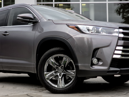 used 2018 Toyota Highlander car