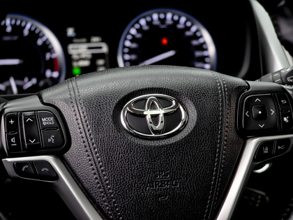 used 2018 Toyota Highlander car