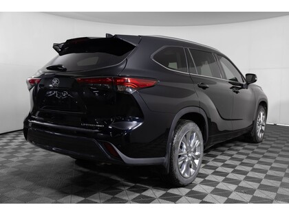 used 2023 Toyota Highlander car, priced at $55,998
