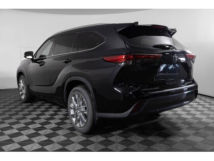 used 2023 Toyota Highlander car, priced at $55,998