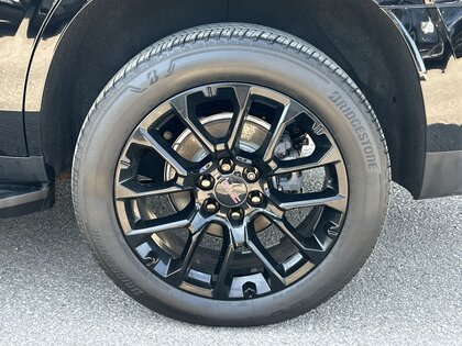 used 2022 GMC Yukon XL car, priced at $75,084