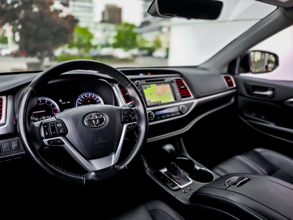 used 2019 Toyota Highlander car, priced at $33,995