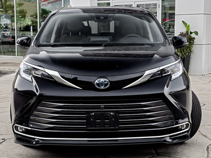used 2022 Toyota Sienna car, priced at $57,995