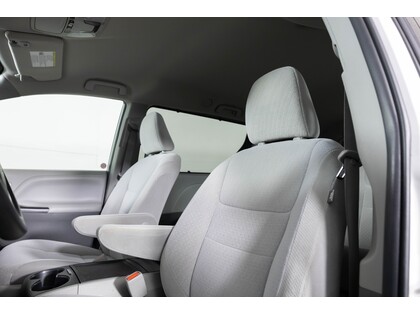 used 2020 Toyota Sienna car, priced at $31,998