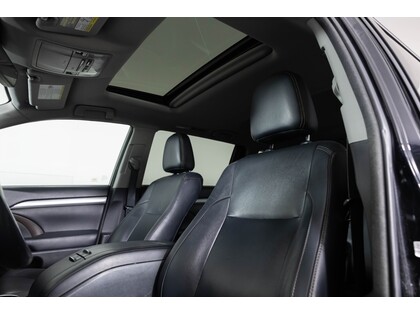 used 2018 Toyota Highlander car, priced at $26,998