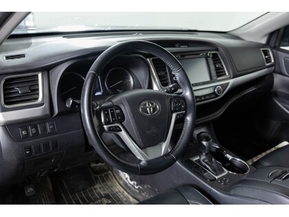 used 2018 Toyota Highlander car, priced at $26,998