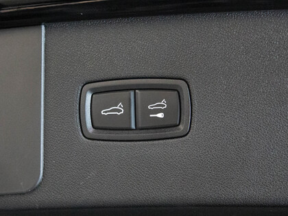 used 2022 Porsche Cayenne car, priced at $71,900