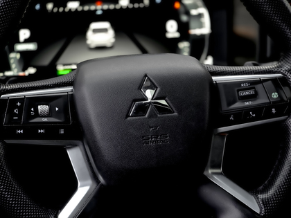 used 2023 Mitsubishi Outlander PHEV car