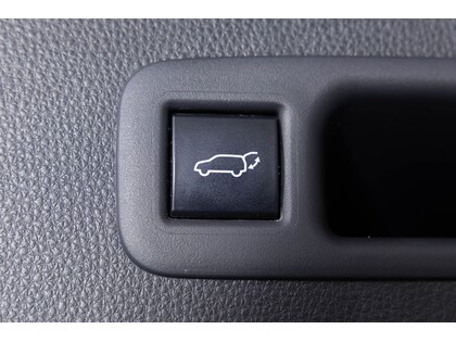 used 2020 Toyota Highlander car, priced at $41,998