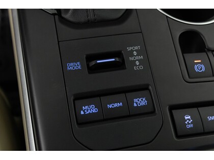 used 2020 Toyota Highlander car, priced at $41,998