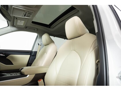 used 2020 Toyota Highlander car, priced at $41,998