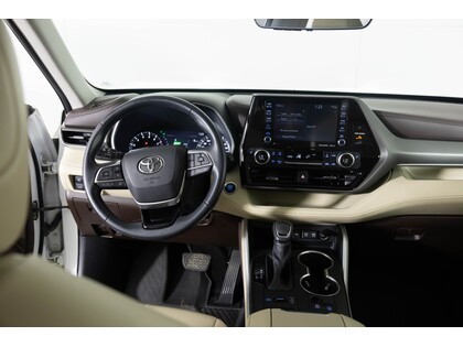 used 2020 Toyota Highlander car, priced at $41,998