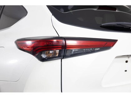 used 2020 Toyota Highlander car, priced at $41,998