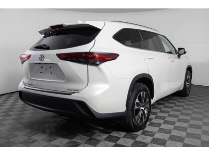 used 2020 Toyota Highlander car, priced at $41,998