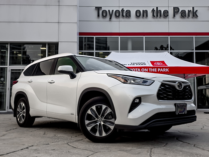 used 2025 Toyota Highlander car, priced at $58,995