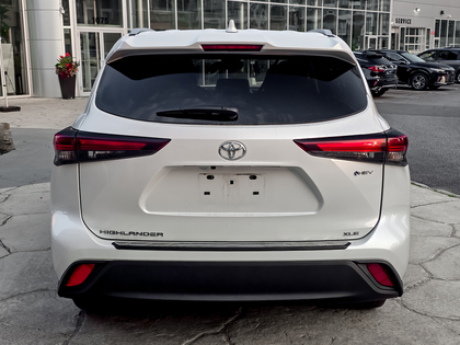 used 2025 Toyota Highlander car, priced at $58,995