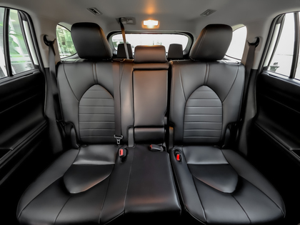 used 2025 Toyota Highlander car, priced at $58,995