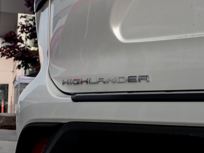 used 2025 Toyota Highlander car, priced at $58,995
