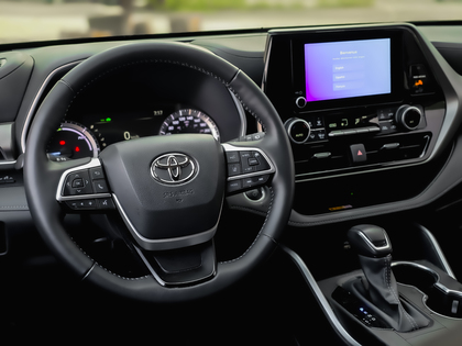 used 2025 Toyota Highlander car, priced at $58,995
