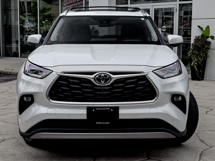 used 2022 Toyota Highlander car, priced at $44,495