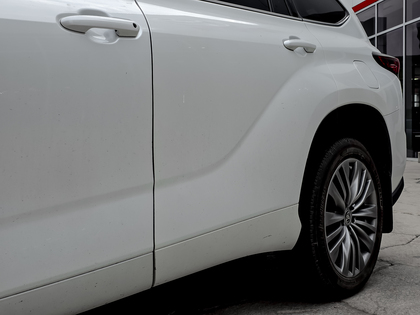 used 2022 Toyota Highlander car, priced at $44,495