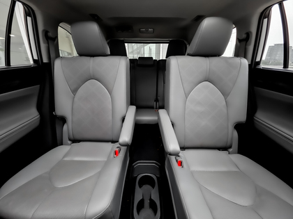used 2022 Toyota Highlander car, priced at $44,495