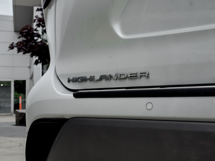 used 2022 Toyota Highlander car, priced at $44,495