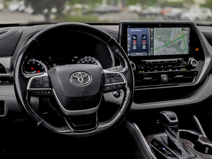 used 2022 Toyota Highlander car, priced at $44,495