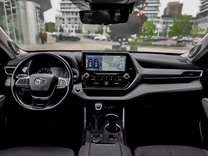 used 2022 Toyota Highlander car, priced at $44,495
