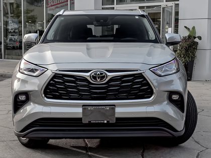 used 2025 Toyota Highlander car, priced at $64,995