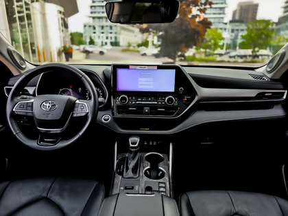 used 2025 Toyota Highlander car, priced at $64,995